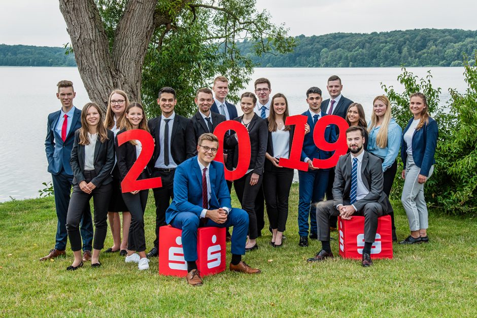Frischer Wind für die Kreissparkasse – Start für 16 neue Auszubildende