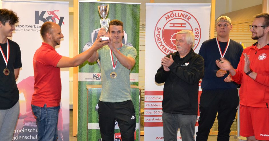 Erster e-soccer-Kreismeister in Schwarzenbek gekürt